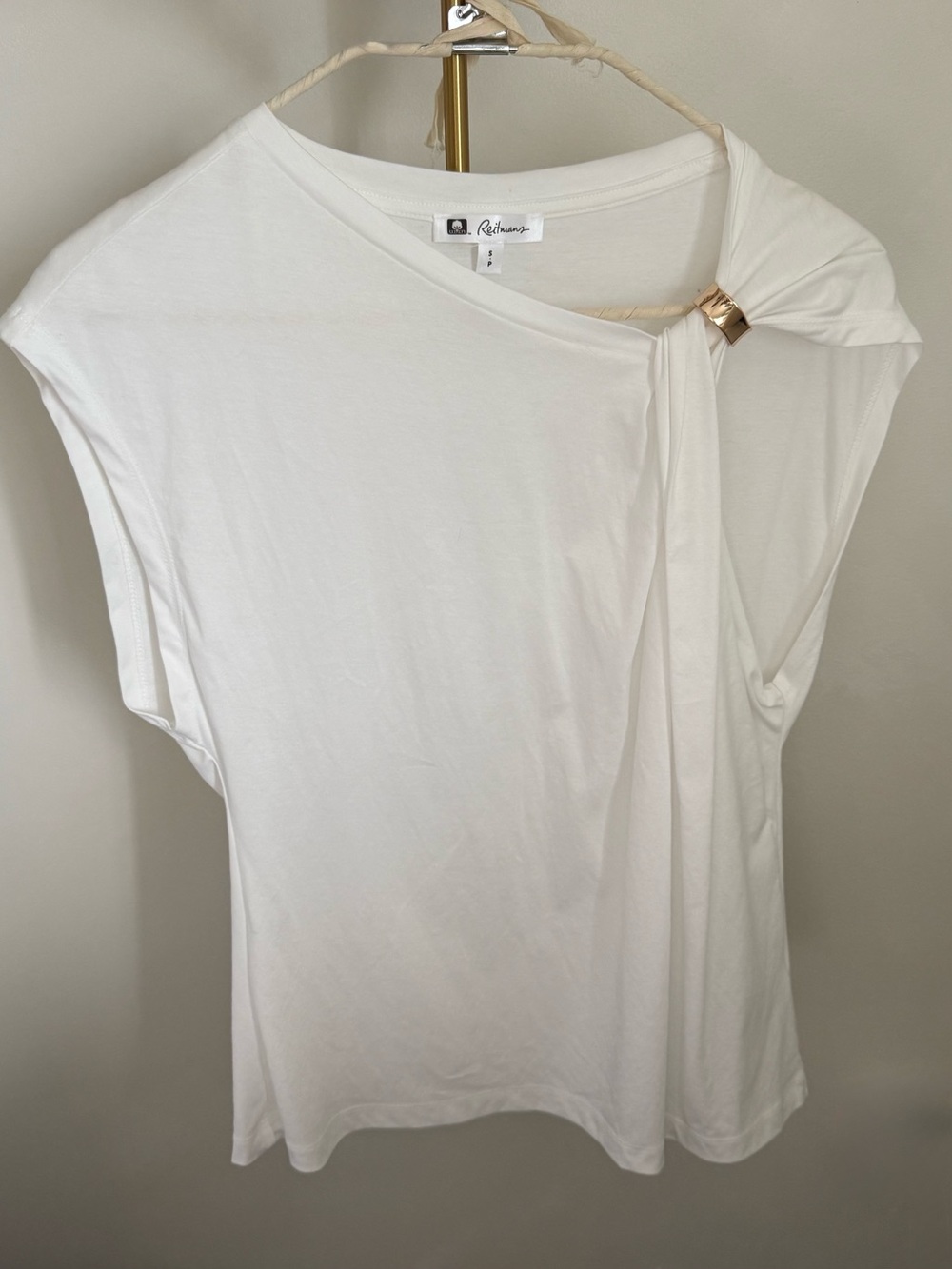 Reitmans Short Sleeve Top with Gold Ring Accent